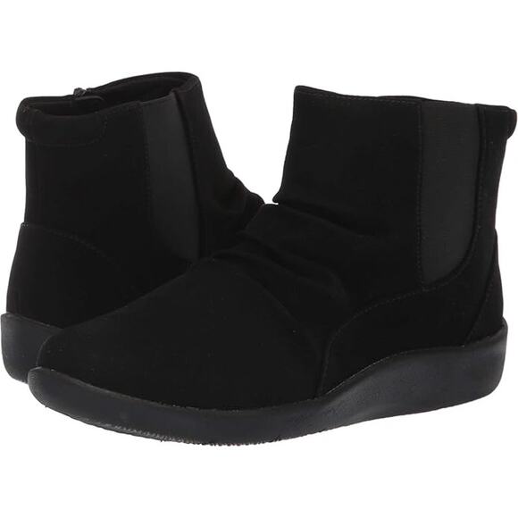 NWT Clarks Women's Sillian Rima Ankle Boot, Black Synthetic-Size 6 - Picture 1 of 3